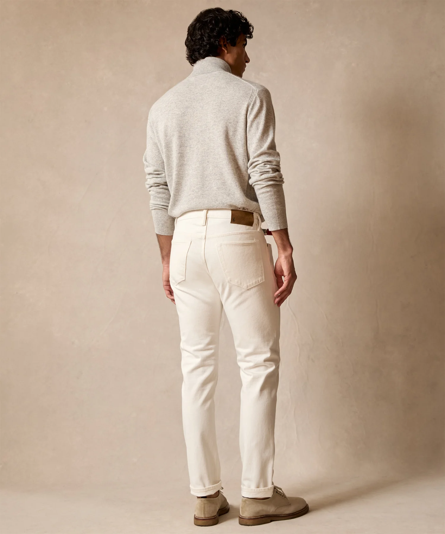 JE037660_WHITE_040_R_2000x