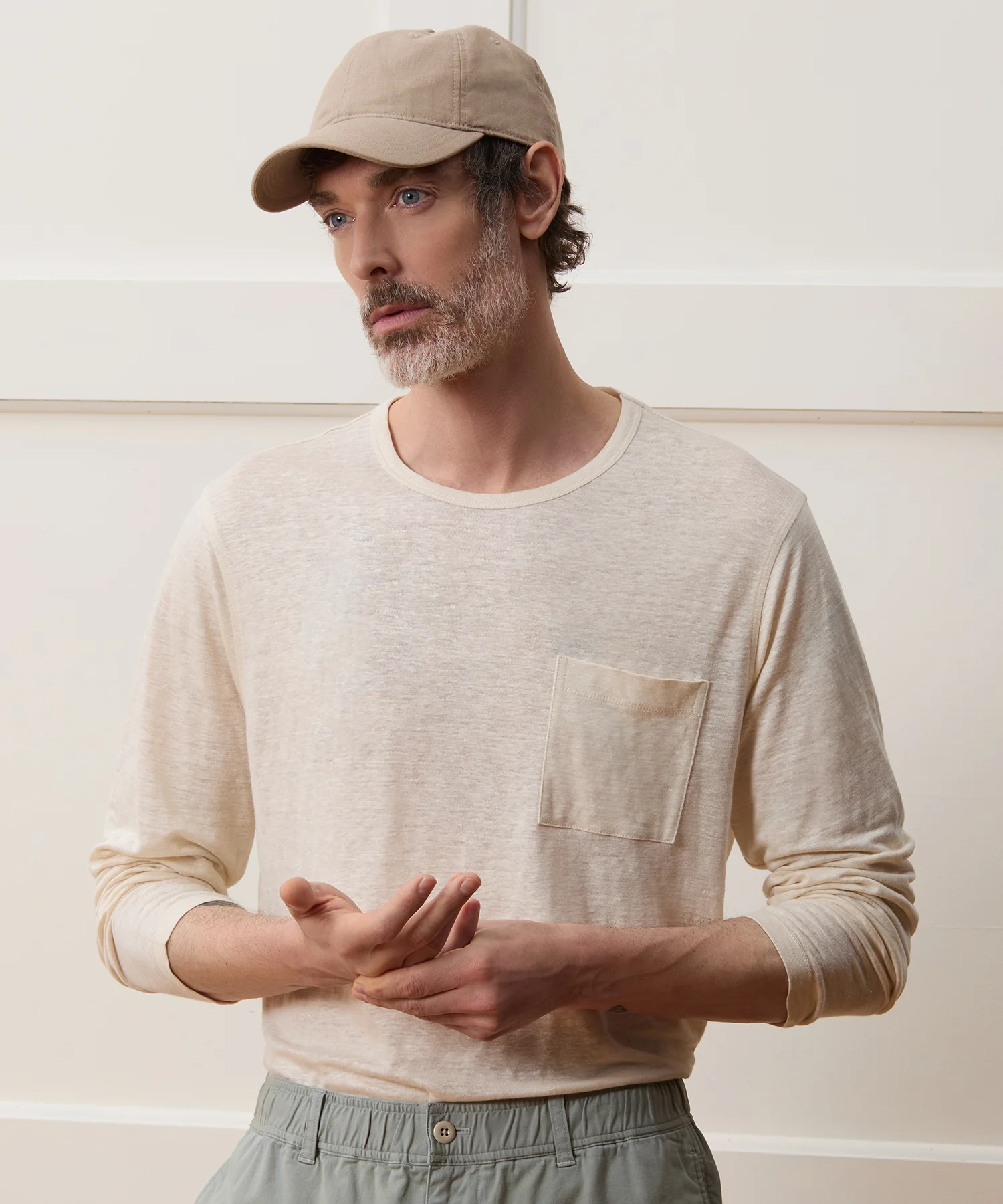 KN2388552_EGGSHELL_029_Crop_R_2000x