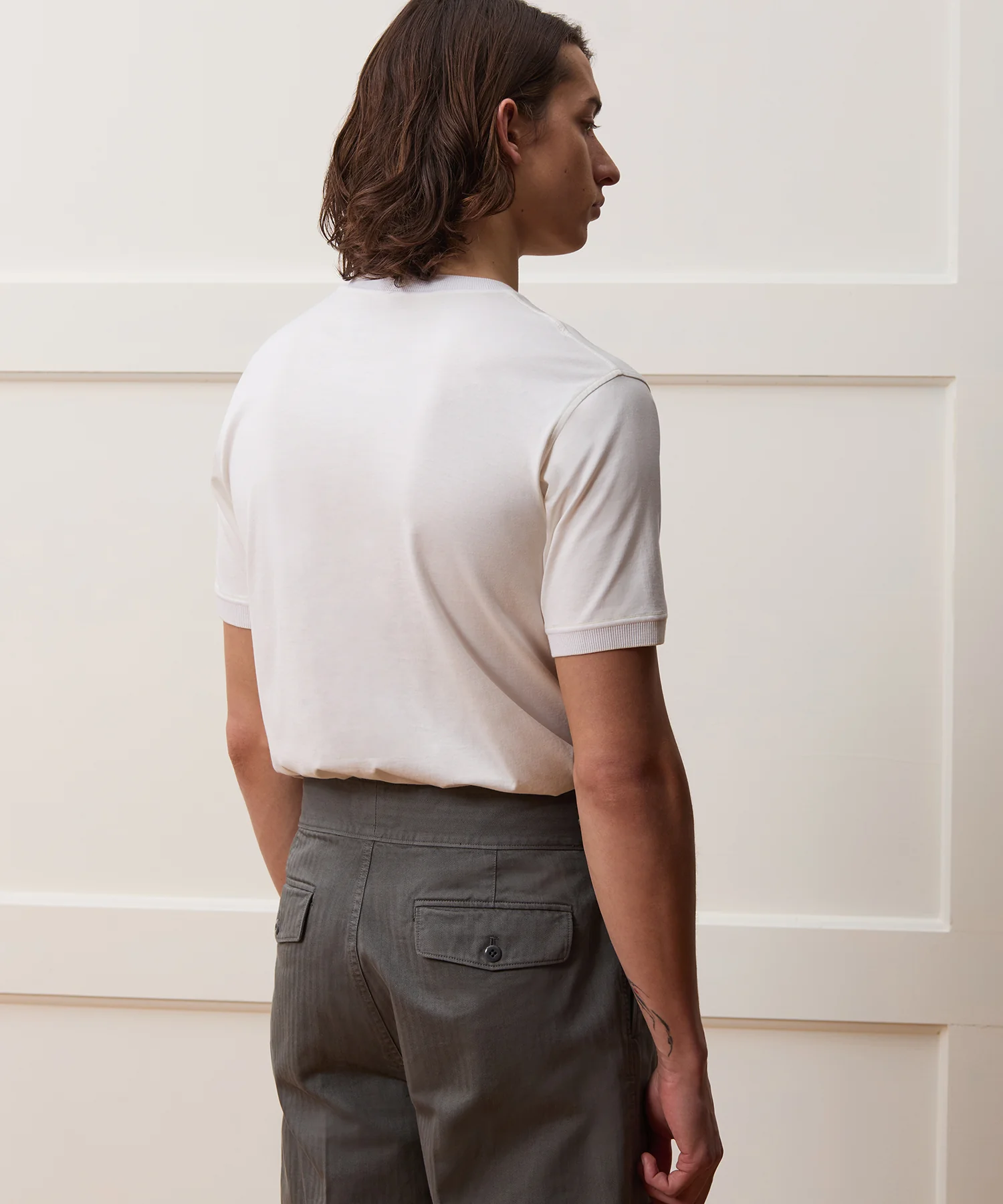 KN4150644_WHITE_025_Crop_R_2000x